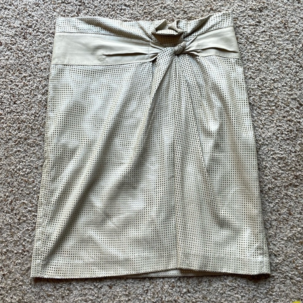 Elie Tahari 100% leather skirt size 4
